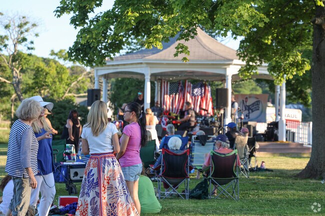 Neighbors meet up to enjoy Music in Masonomo Park.