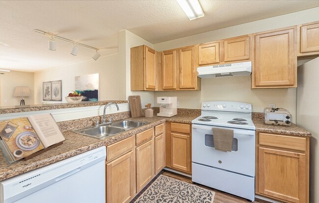 Oak Meadows Apartments, Cocoa, FL 32922 - photo 4