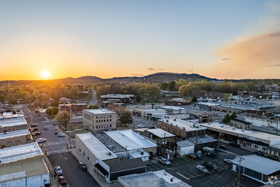 City_MountainHome_v2_1003841_P2_LC_052725