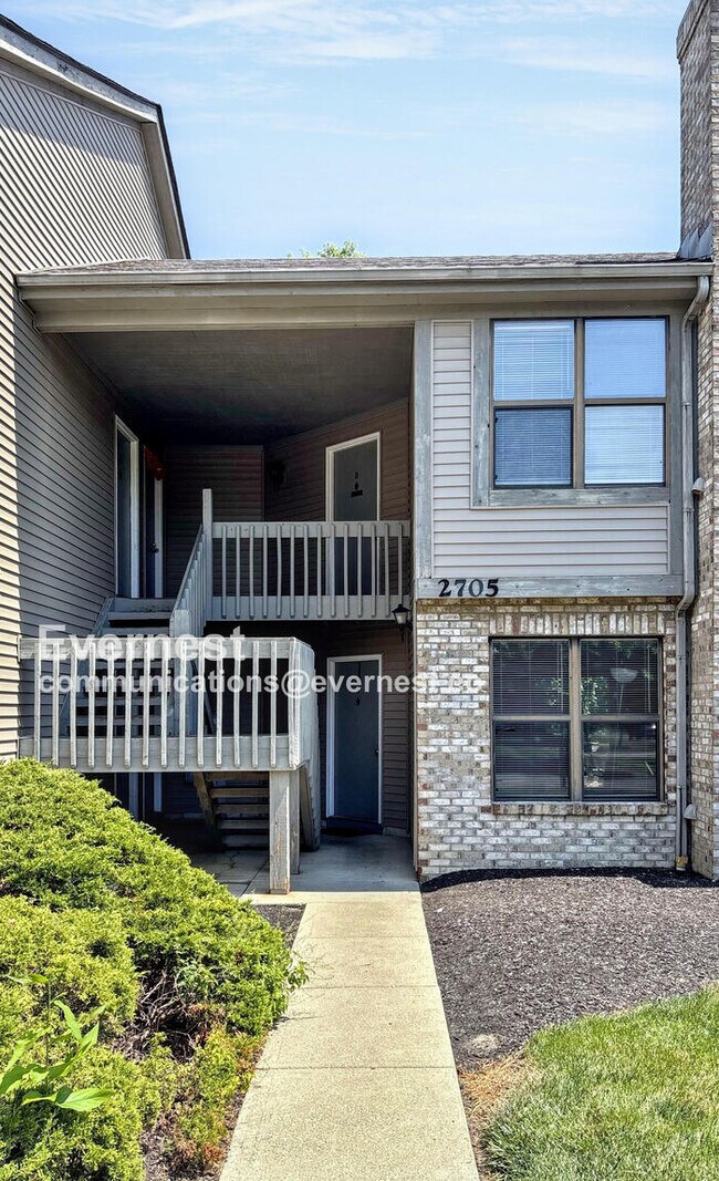 2705 Greystone Dr Unit D, Columbus, OH 43220