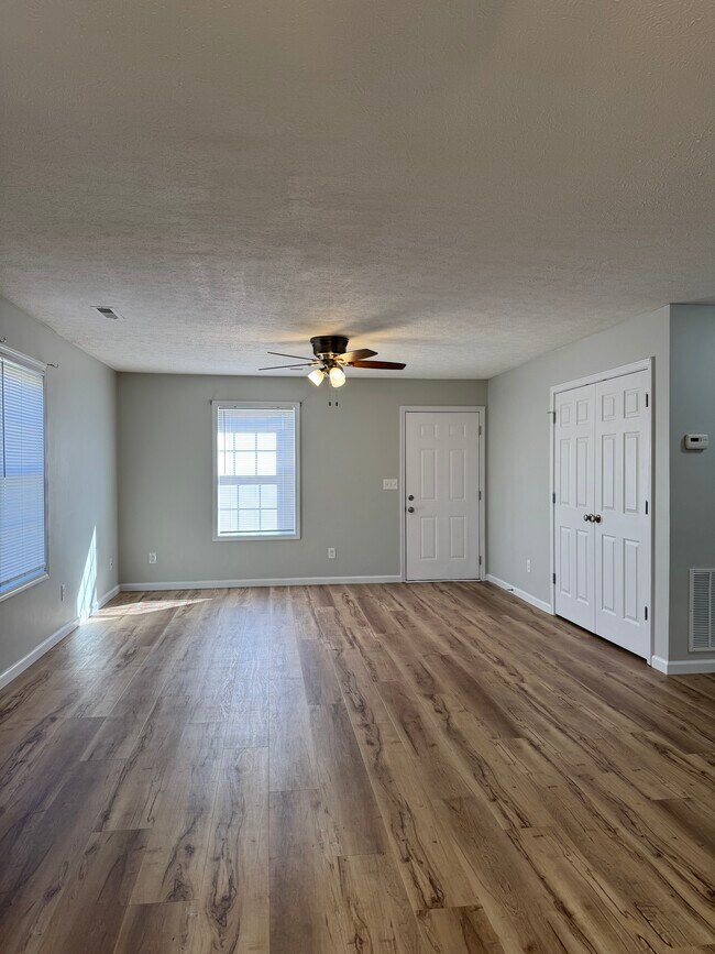 143 School unit 143B Schoolside Driv, Brandenburg, KY 40108 - photo 5