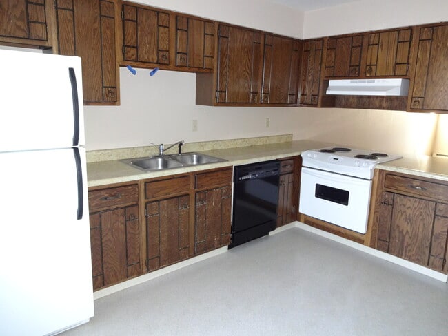 55 Castle Royal Dr, Pueblo, CO 81005 - photo 4