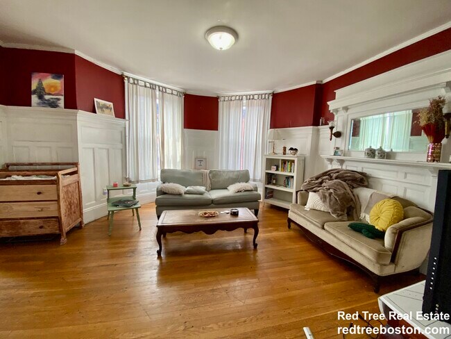 1908 Beacon St unit 3, Brookline, MA 02445 - photo 3
