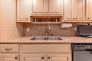 1570 W 46th St Unit 201, Hialeah, FL 33012