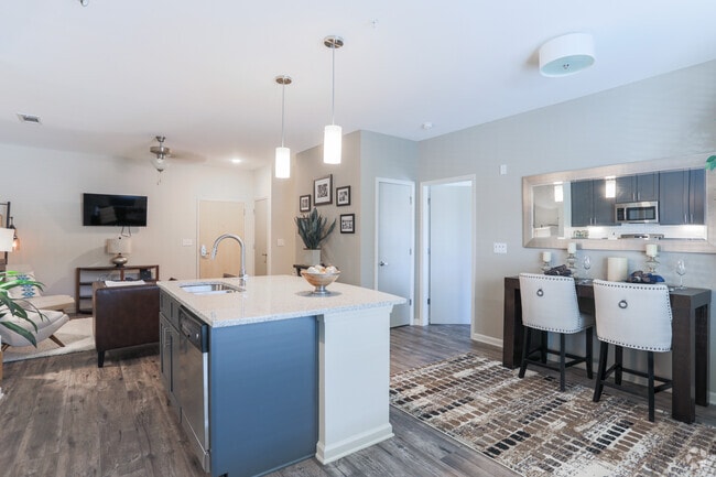 1BR, 1BA - 808 SF
