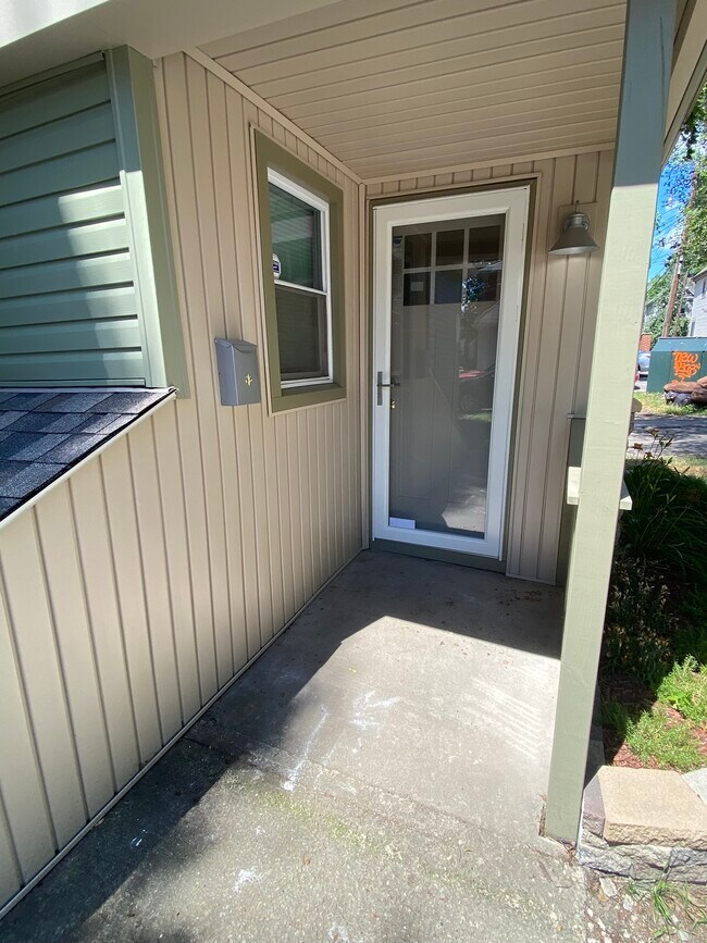 1445 Hunter Ave, Columbus, OH 43201 - photo 2