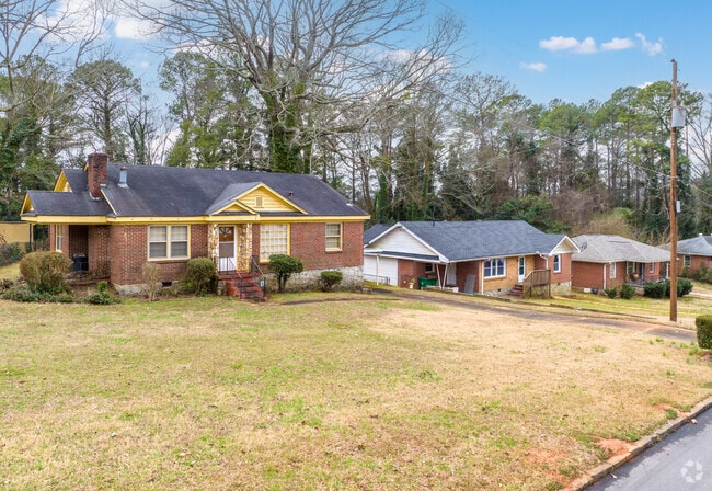 Candler-McAfee has a variety of ranch-style homes, often with  large front yards.