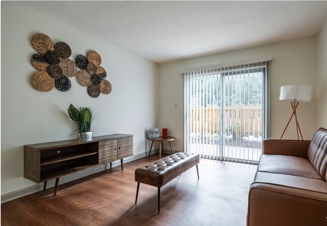 Retreat at Greenbriar, Atlanta, GA 30331 - photo 3