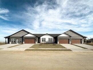 5931 Butterfield Dr, Bettendorf, IA 52722