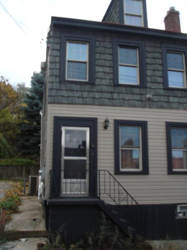 105 S 22nd St, Pittsburgh, PA 15203