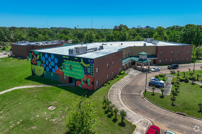 Galloway Elementary School serves 314 students in grades pk to 5.