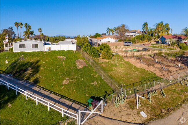 Enjoy peaceful living in Golden Triangle North, just minutes from Murrieta’s best shops and restaurants.