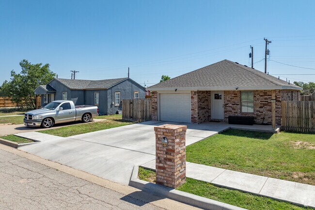 Modest homes with minimal landscaping give Windmill its warmth and charm.