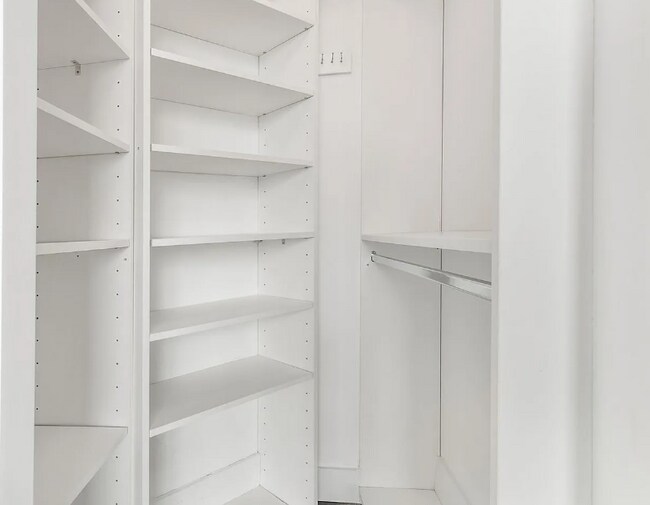 City 24 Condos unit 908, Miami, FL 33137 - photo 6