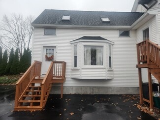 126 6th St, Dover, NH 03820