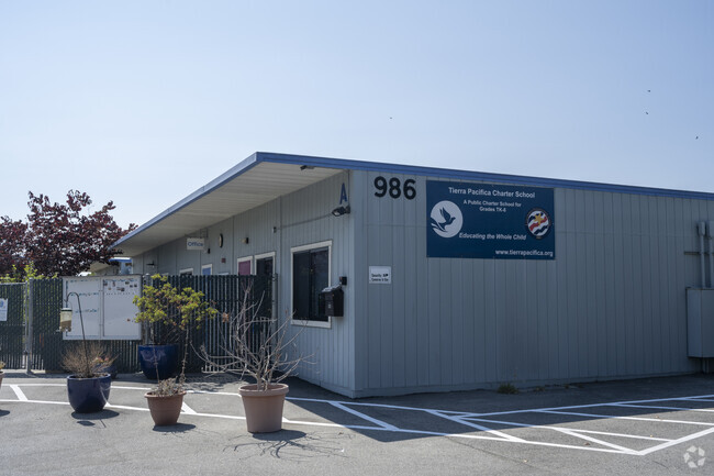 Tierra Pacifica Charter School is a very welcoming school in the Santa Cruz neighborhood.