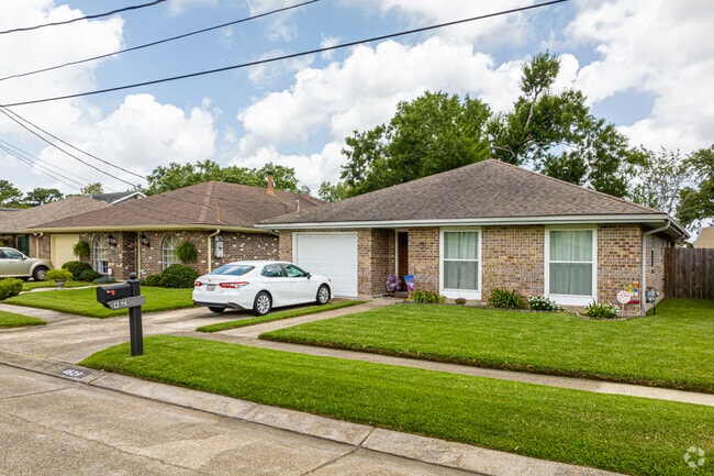 Ranch homes can be found in North Bridgedale.