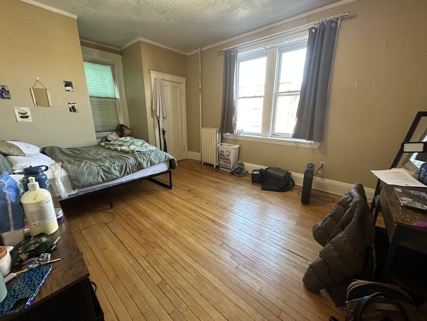 330 Saint Paul St unit 4, Brookline, MA 02446 - photo 1