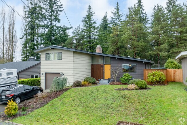 Hillwood features many Midcentury style homes that were original built in the 1960s.