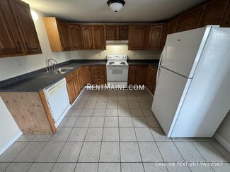 1817 Hammond St Unit 1, Hermon, ME 04401