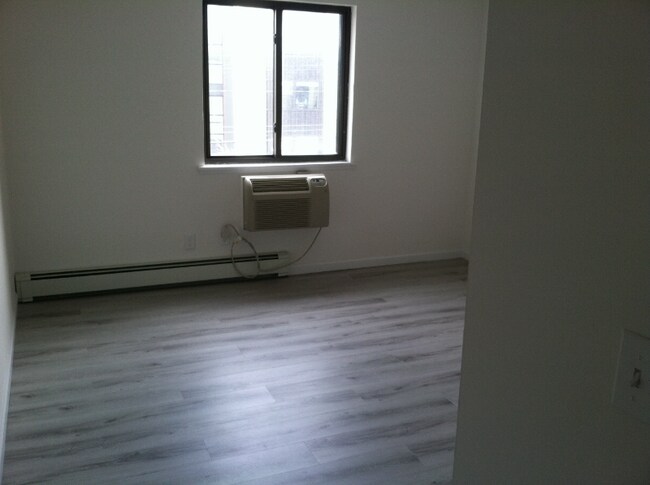 208 Undercliff Ave unit B7, Edgewater, NJ 07020 - photo 6