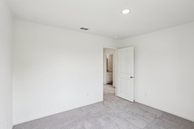 700 Pine Cone Ln, Lexington, NC 27292 - photo 5