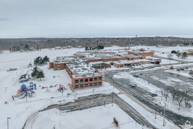 Silver Creek Elementary School has an extensive academic program for students to excel academically and achieve their goals.