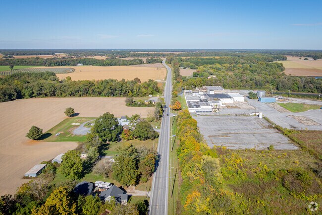 Farmland is abundant in and around Cordova.
