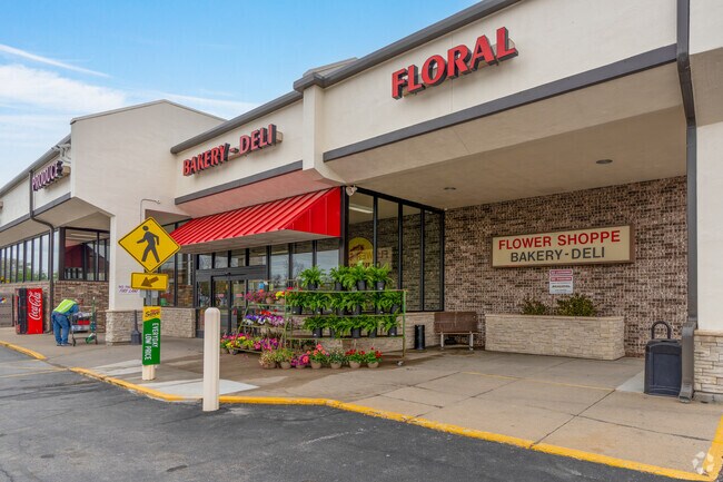 Bratcher's Market in Moberly is the go to place for groceries, deli meats, and florals.