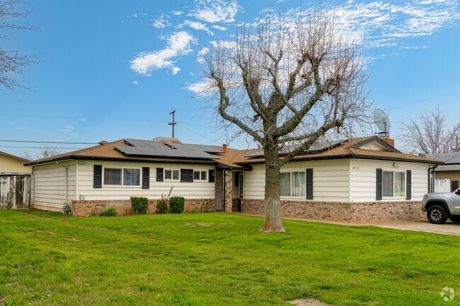 A ranch-style home sits on generous lot in Linda.