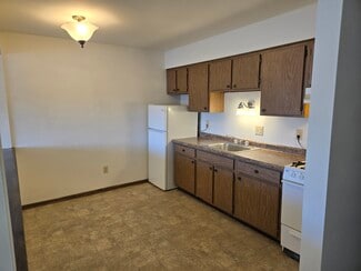 2370 S 107th St Unit . 6, West Allis, WI 53227