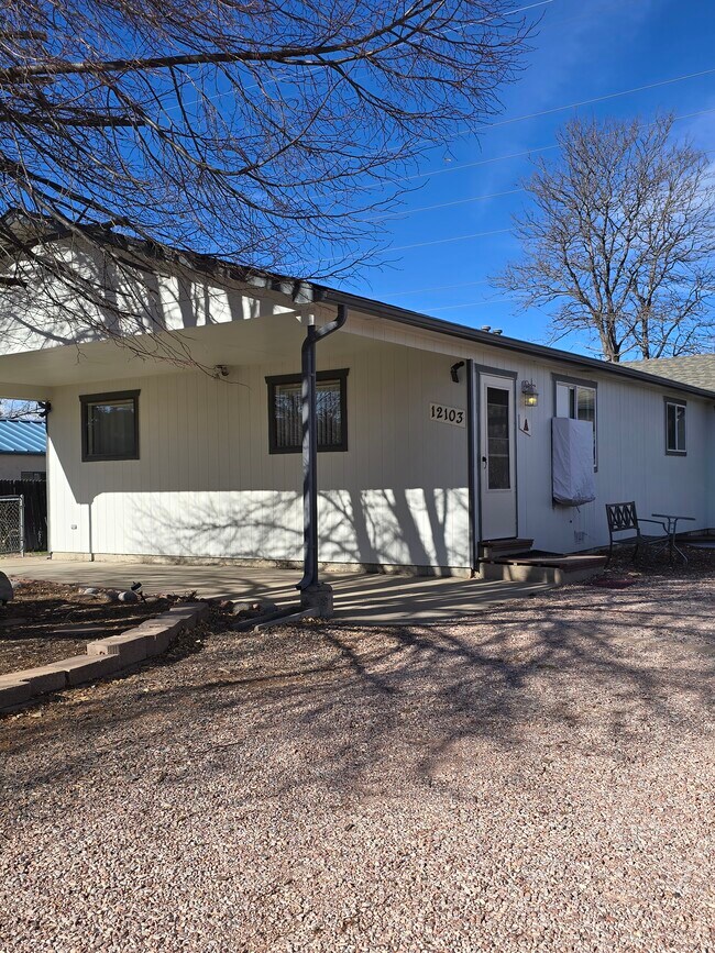 12103 Viewpoint Dr unit A, Lakewood, CO 80401 - photo 2