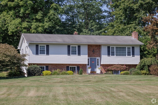 There are many split-level style homes in Milton.