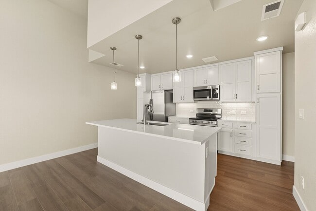 4260 Vulcan Creek Dr unit 306, Loveland, CO 80538 - photo 4