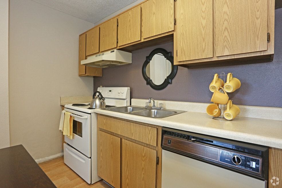 The Resort on 35th, Phoenix, AZ 85017 - photo 1