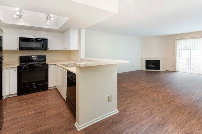 Fulton Gardens, Sherman Oaks, CA 91423 - photo 5