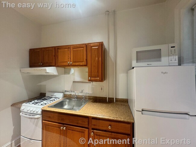 888 Massachusetts Ave unit 215, Cambridge, MA 02139 - photo 3