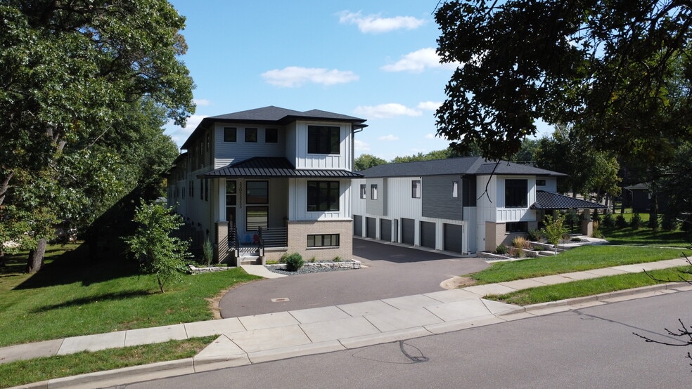 Theodora Rowhomes, Eau Claire, WI 54701 - photo 1