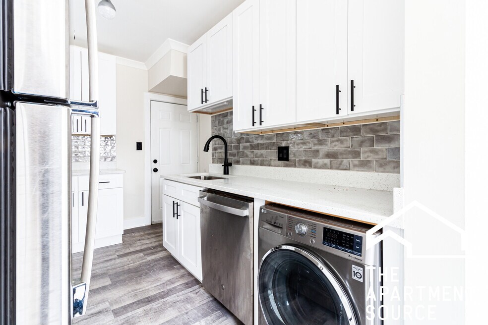 3839 N Greenview Ave, Chicago, IL 60613 - photo 1