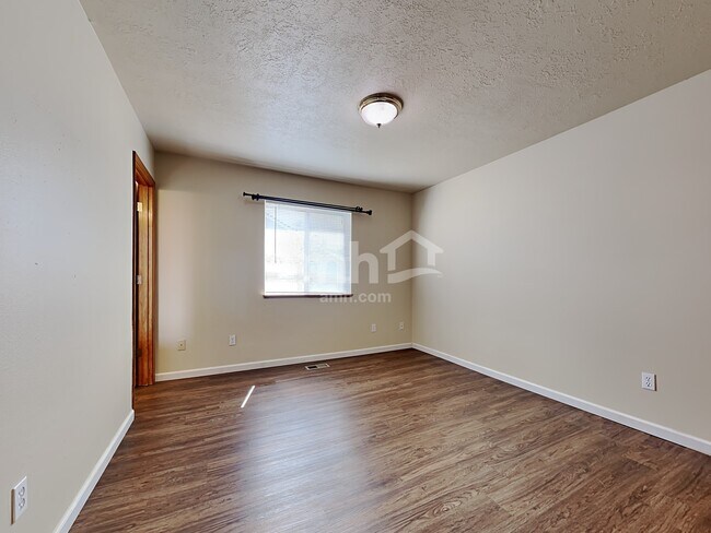 641 NW Meadows Dr, McMinnville, OR 97128 - photo 7