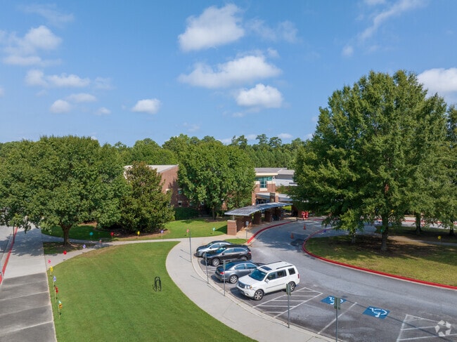 Dunwoody Springs Elementary School serves students K-5th grade.