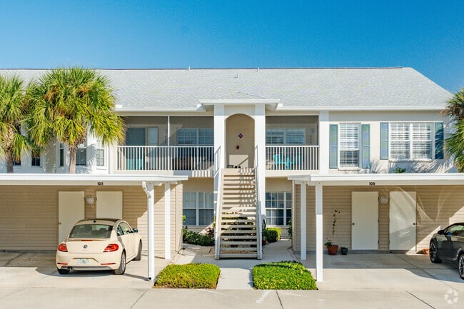 Venice Farms offers condo communities for residents to reside.