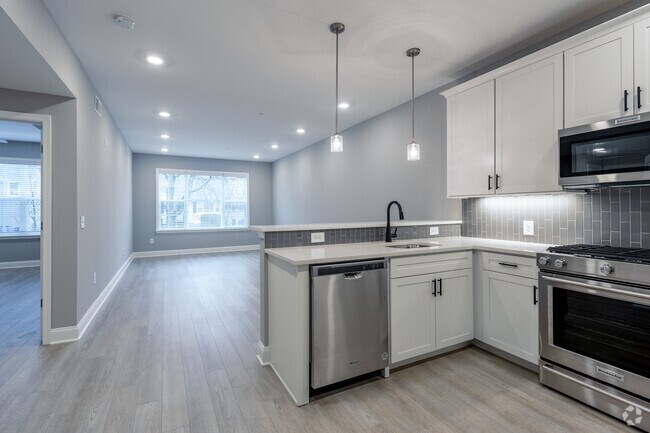 Kristal Falls, Little Falls, NJ 07424 - photo 2