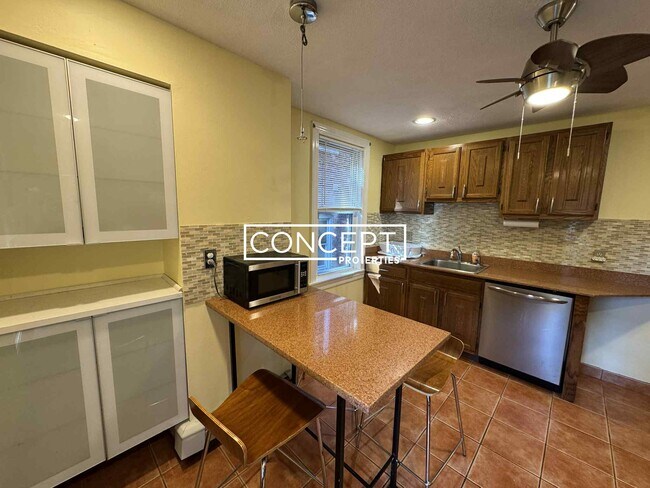 11 Chilcott Place unit 2, Jamaica Plain, MA 02130 - photo 4