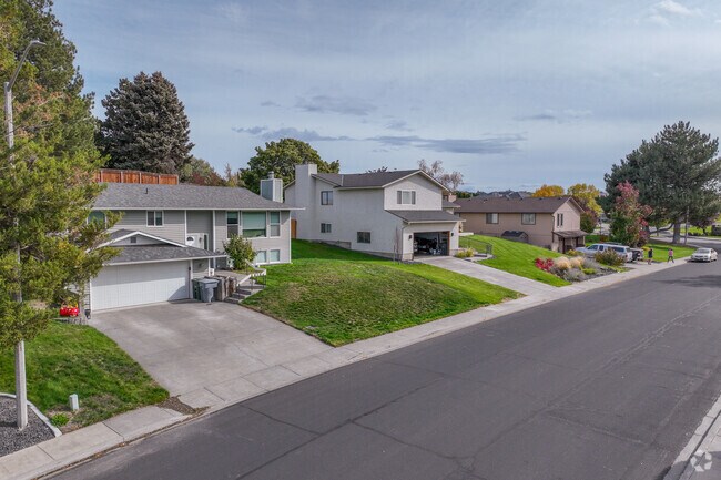 Peaceful streets make Meadow Springs perfect for families.