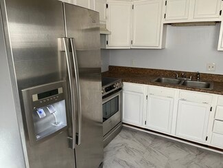 2009 Mclain St Unit B, Chesapeake, VA 23324