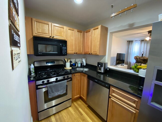 470 E 3rd St, Boston, MA 02127 - photo 6