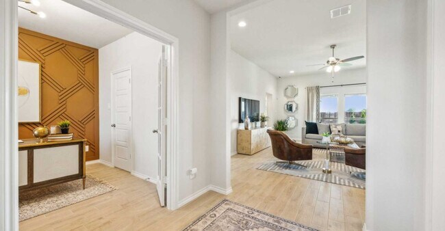 1240 Clubhouse Dr unit 36449316, Burleson, TX 76028 - photo 3