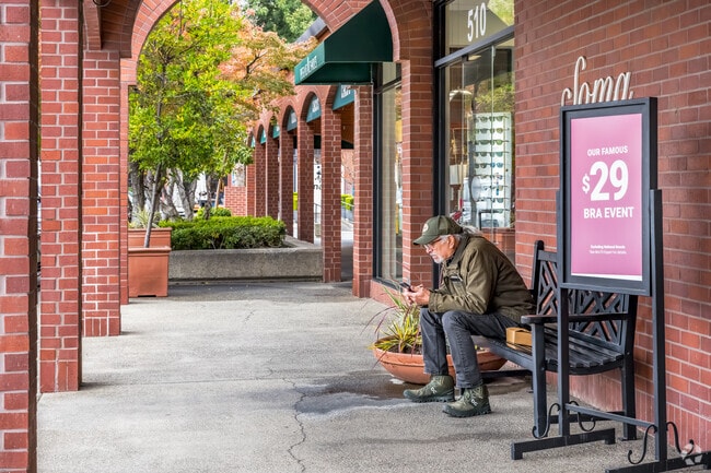 The Pavilion Shopping Center is a great place for meals, shopping or just relaxing in Woodside.