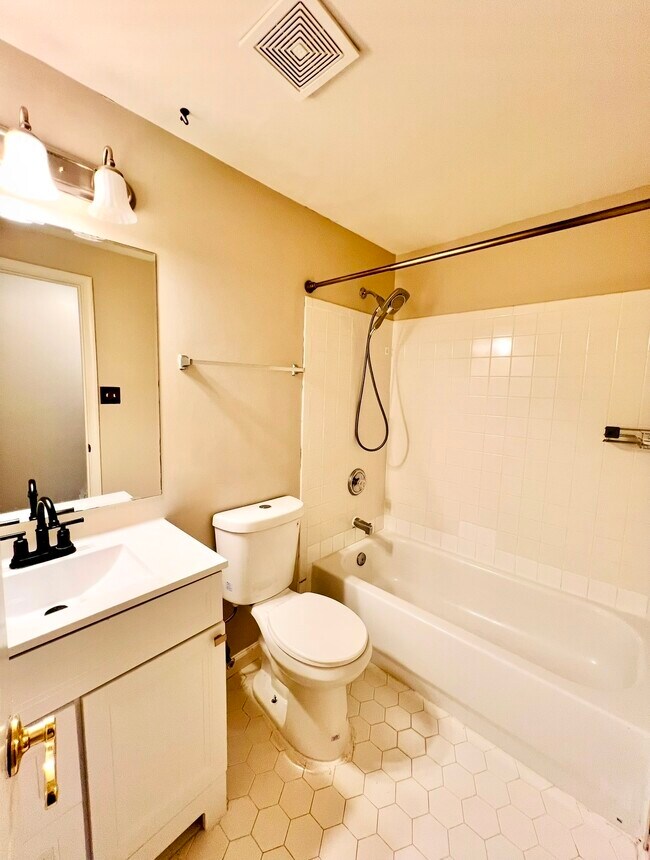 9538 Clematis St, Manassas, VA 20110 - photo 4